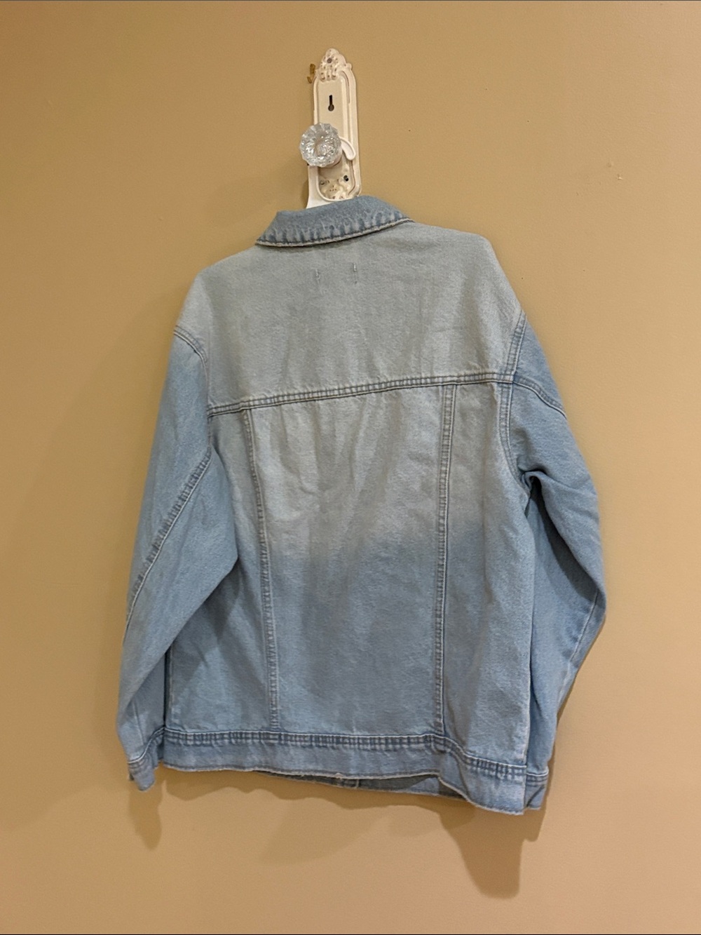 Light Blue Oversized Denim Jacket size medium by Universal Thread - Picture 4 of 4